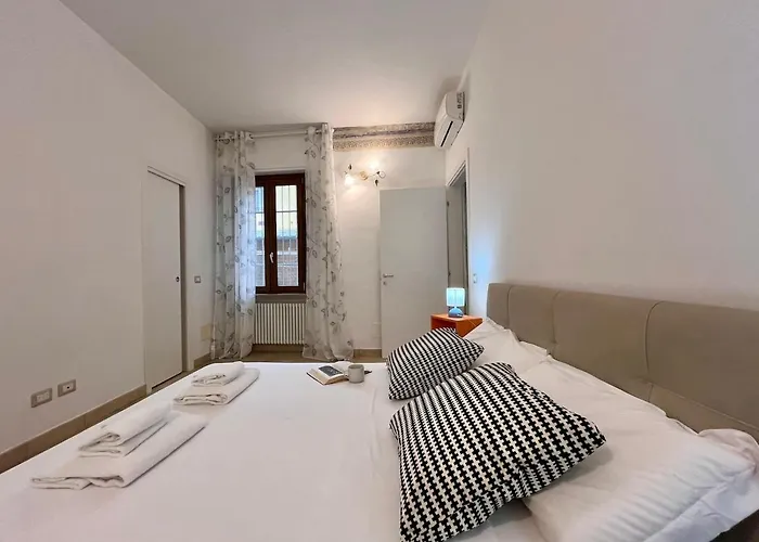 San Frediano Novilia Daire *